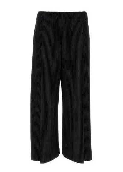 Black / M