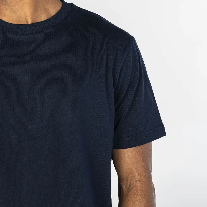 Unisex Essential T-Shirt Navy